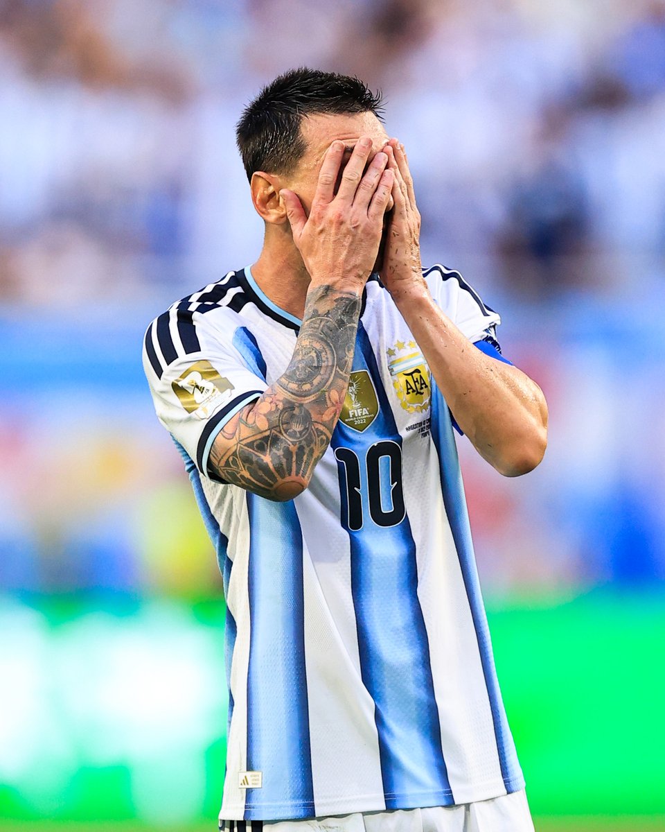 brfootball's tweet photo. Vozinha with two huge stops to deny Messi and keep Cabo Verde level 😲 https://t.co/PE6z5ceh3v