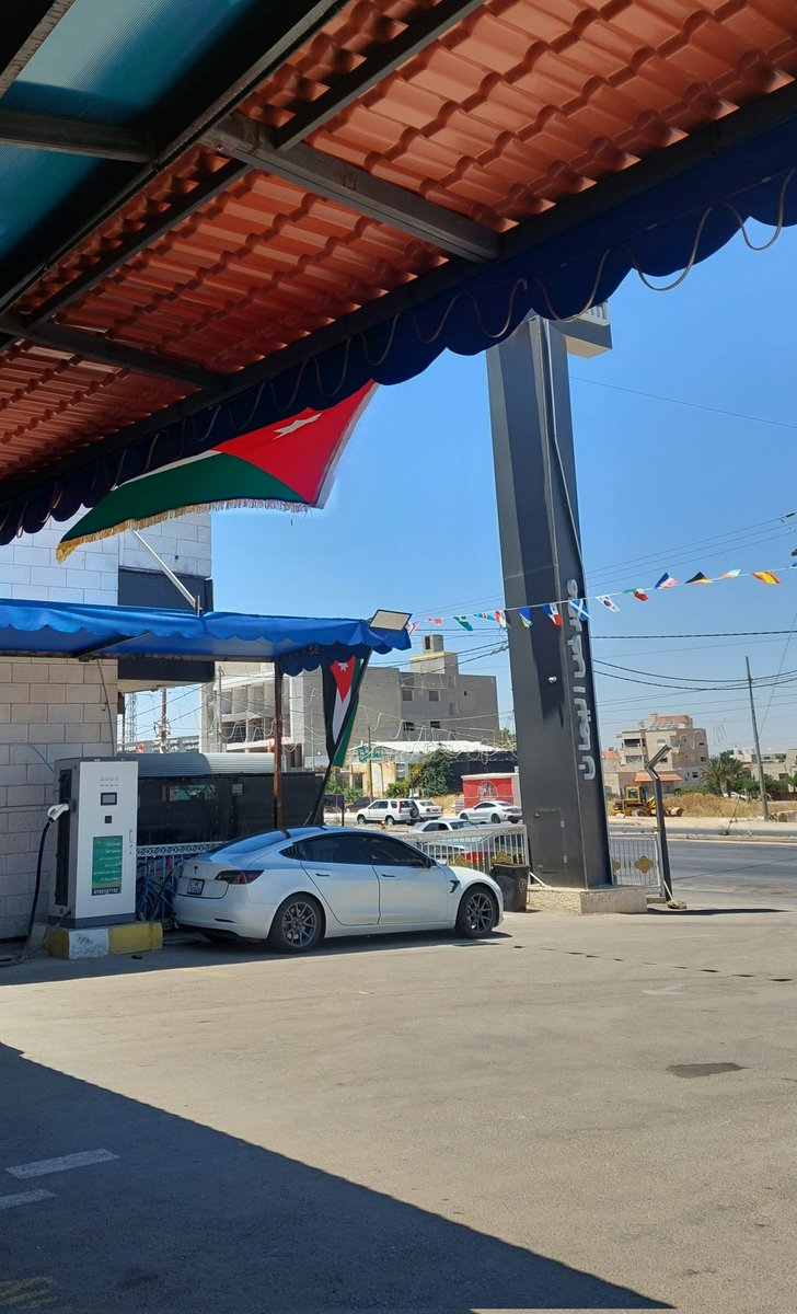 LaithMMj's tweet photo. فليسَ مِن شأنِ الدُّنيا أن تؤتي، وإن آتت فليسَ من أخلاقها أن تَصفو، وإن صفت فليسَ من طبعِها أن تدُوم.
- أبو حيّان التوحيديّ https://t.co/1E3jJFpTXr