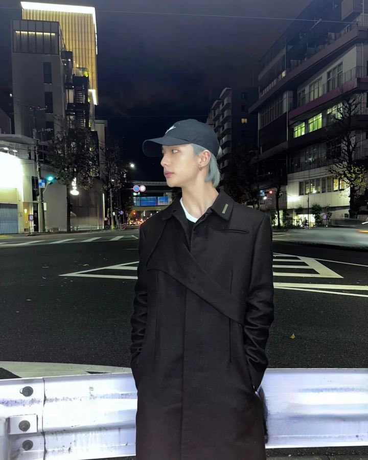 revehwangs's tweet photo. suddenly thinking about this hyunjin https://t.co/Ohz5QCzmSk