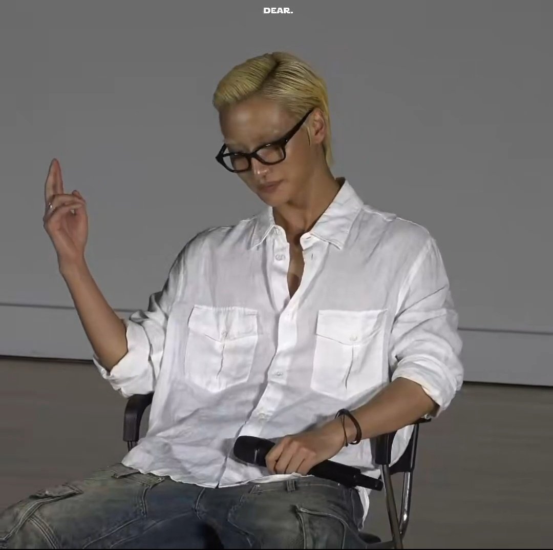 _SeonghwaWorld_'s tweet photo. Seonghwa acting up again?? 🫠 https://t.co/8gBbv691lY