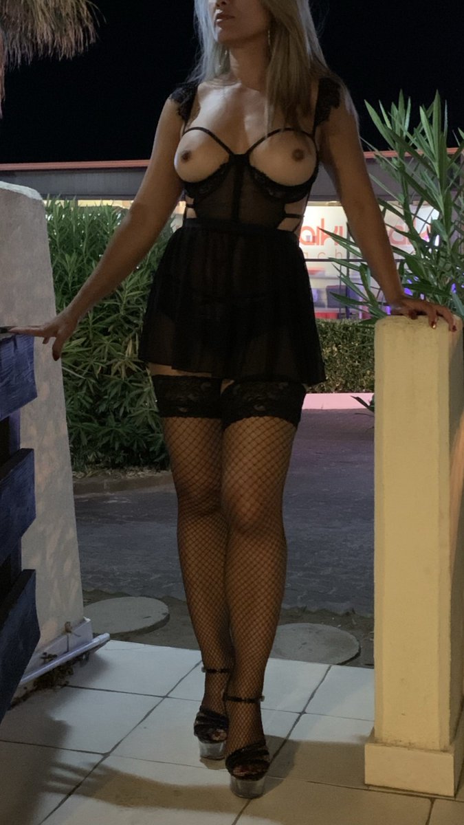 TamboraSpice's tweet photo. Some sexy outfit pics in Cap d'Agde Naturiste Village ...... best place in the World for spicy nights out 😜
#hotwife #sexyoutfit #capdagde #flashing https://t.co/k5iw5diH5X