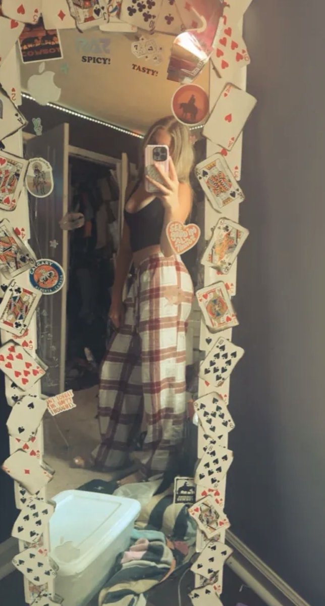 Bugtoes11's tweet photo. She’s so fucking hot 😵‍💫 #teen #nsfwtwt #snapchat #bop https://t.co/ZVWijssRSB