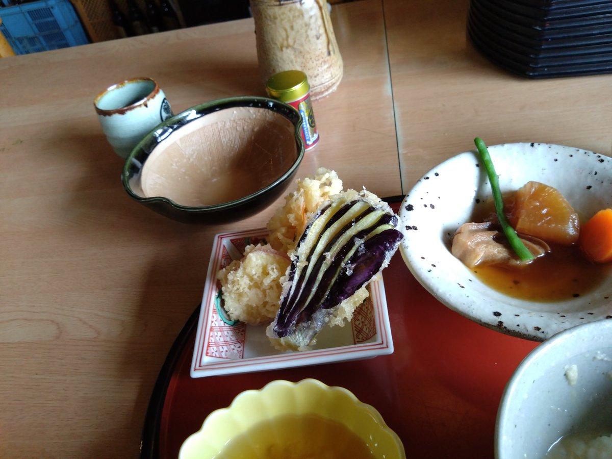 no_298's tweet photo. 麦飯トロロ汁ご飯美味かったー https://t.co/2d8NPtzDu7