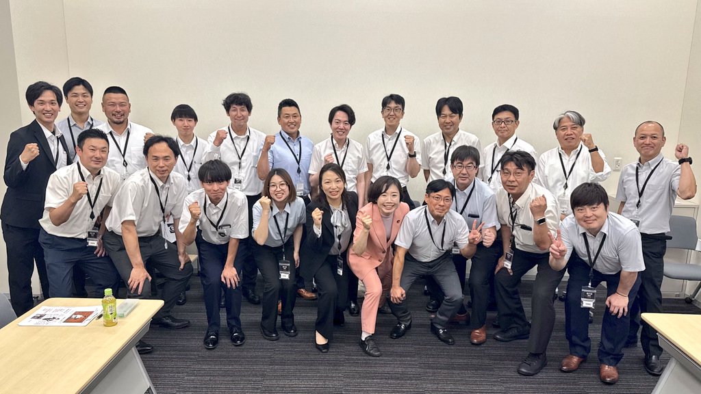 murata_kyonkyon's tweet photo. 【国会見学】
神鋼労組加古川支部の皆さん📣

ものづくりの人材確保、消費税や手取り増、熱中症対策等、意見交換。

また、加古川製鉄所での【K-Dip】（KAKOGAWA Diversity Inclusion Promotion）の取組も紹介いただきました。女性の声を生かした職場づくりとして、更衣室やトイレの改善、女性の健康に関する学び等、推進しています。

女性が働きやすい製鉄所へ。
皆さんの取組を応援しています。

先日の加古川市議選では、組織内候補いなじ誠さんが第2位当選！おめでとうございます。