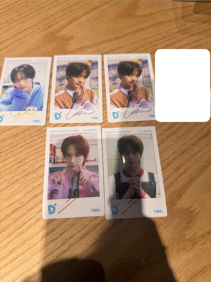 0328tws's tweet photo. TWS D'ICON POP-UP IN TOKYO  トレカ チェキ 特典 交換

【求】ジフン　シニュ（白シャツ）

【譲】ドフン　ヨンジェ　ギョンミン

7/5オフイベor郵送交換希望です！
お気軽にお声掛けください🌿 https://t.co/lg1qYQGDNI