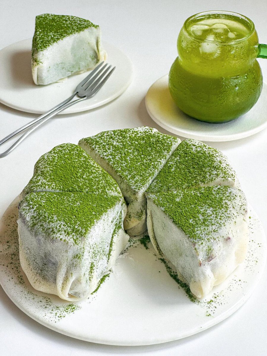 Juliett66195876's tweet photo. Just grabbed warm matcha mochi from the new shop nearby—chewy, sweet, and the perfect afternoon pick-me-up! https://t.co/KI8zqnz6Zv