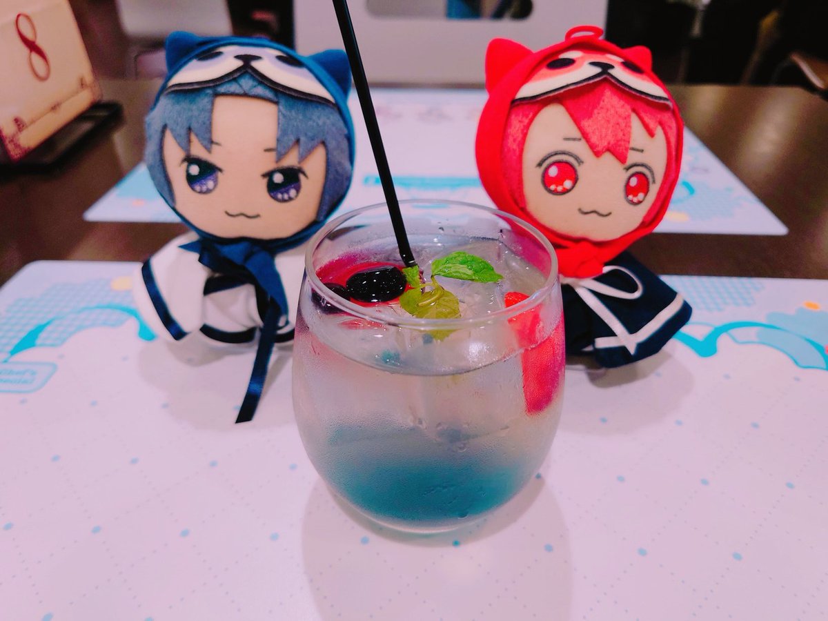 7naSe7090's tweet photo. アニカフェ行ってきました😊
りっくんのクレープはりっくんが好きそうな甘いスイーツになっててどんちゃん達と美味しくいただきました🍽
 #アニカフェ  #アイナナ https://t.co/ObLwGaAxWY