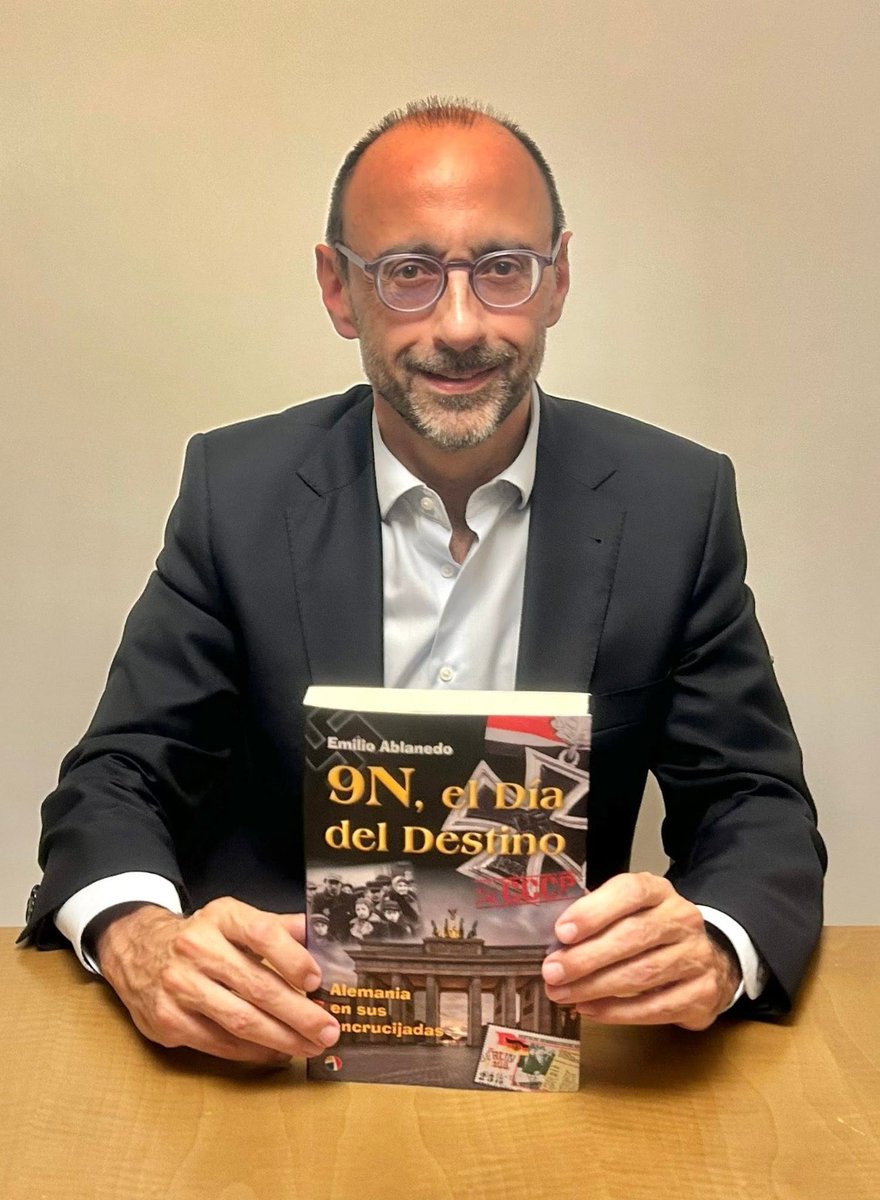 oiryver's tweet photo. El próximo martes 7 de julio en #Puenteaereo conversaremos en Emilio Ablanedo Reyes sobre su último libro "9N, el día del destino" de Editorial Actas.
Escúchalo en https://t.co/8WjIz0h4g5
https://t.co/DyjVKhi9sB
https://t.co/7HjsAlbopW
Presenta y dirige César Alcalá https://t.co/kBSgWS8asi