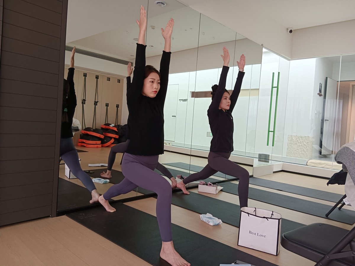 deepikabankuru's tweet photo. Prioritize 10 mins of daily stretching—boost flexibility, ease muscle tension, and keep your energy steady all day! https://t.co/vvkni3sJX5