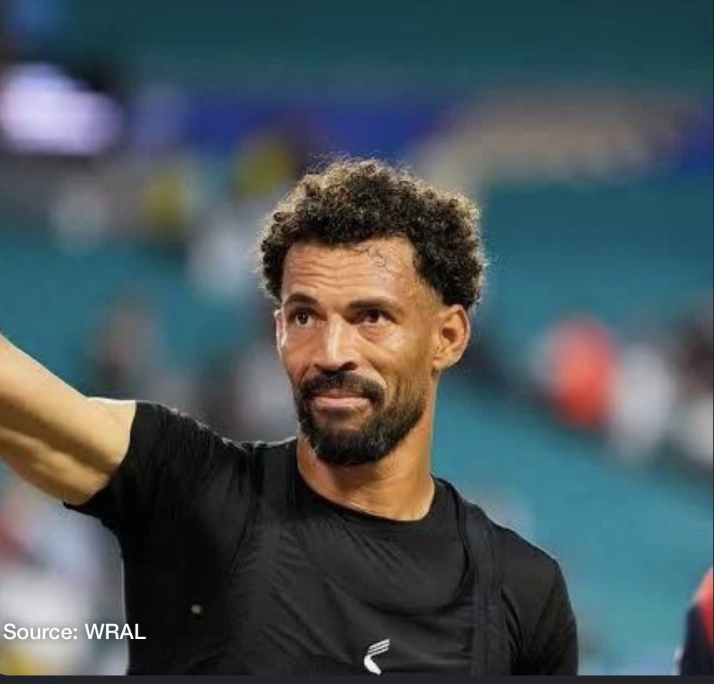 PadreTomasB's tweet photo. Nunca opino de fútbol porque no soy experto. Más allá de que, obviamente, yo estoy contento porque ganó Argentina, pero debo reconocer una cosa: que arquerazo el arquero de Cabo Verde. Me saco el sombrero realmente por lo que hizo ese hombre. 40 años y ataja con esa habilidad. Todos mis respetos para ese hombre.

Dios nos conceda ver el fútbol solo como un entretenimiento, pero sin convertirlo en un dios.

No nos olvidemos de rezar también por nuestros hermanos de Venezuela, para que en estos momentos de sufrimiento nunca dejen de mirar a Jesucristo, aquel que puede realizar milagros en sus vidas.

Bendiciones para todos.
