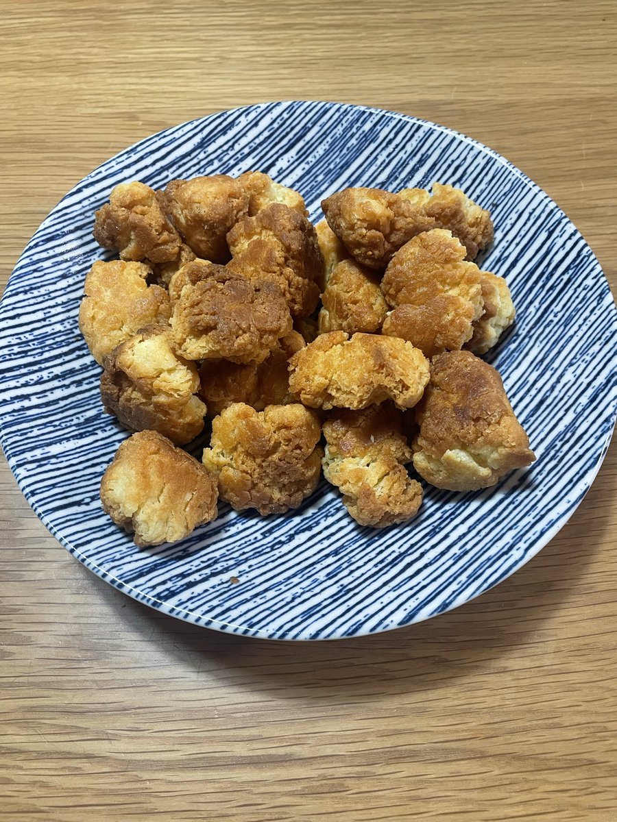 kanchan_ug's tweet photo. ひとくちドーナツを作るなど。
また女子力が上がってしまった… https://t.co/2AtpMc4kYe