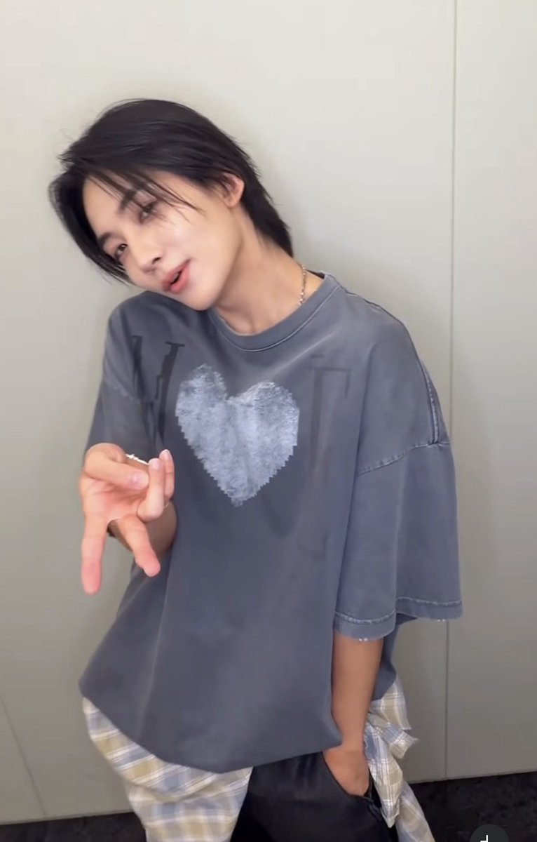 heartleafid_twt's tweet photo. HAIIII MENTEMENNNN adakah yg mau jajan kaos kesayangan jeonghan iniii? udh ada barengannya niii😚🥰 available in SM &amp; LXL

💰1.130.000

EMSTAX✅
CO 🍊✅
Manual Shipping✅

Pengiriman dari Depok, Jawa Barat / Pesanggrahan, Jakarta Selatan

Order by DM💌 https://t.co/JVgUOxPurc