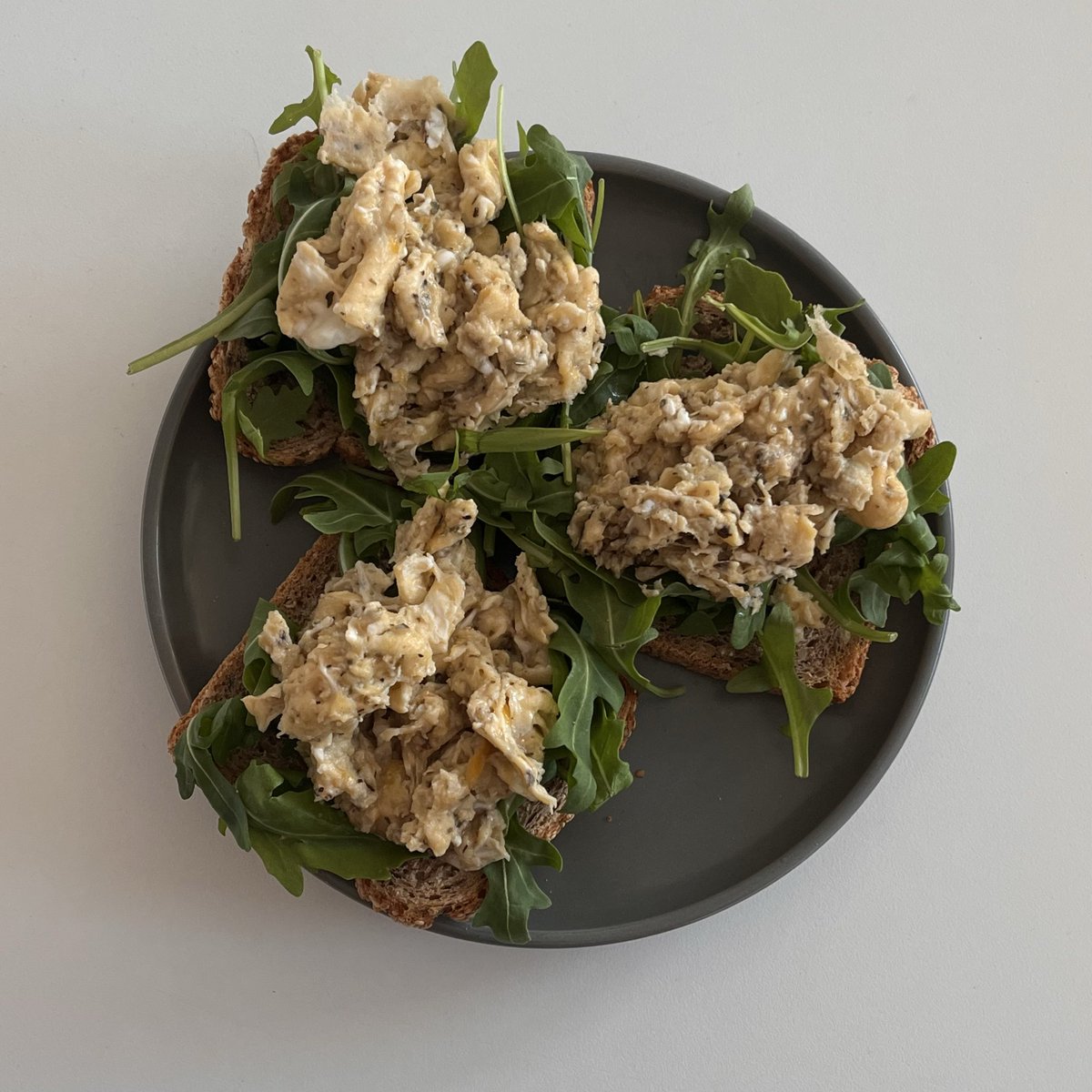 justmoonsworld's tweet photo. scramble on toast https://t.co/XYGNvICj0u
