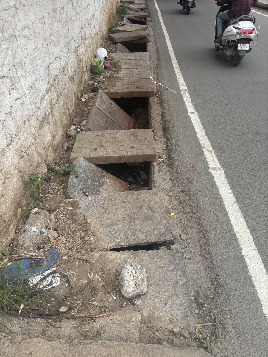 NimmaNikhil's tweet photo. Which are long time pending issues, which are only addressed seeing the wealthy communities staying around. I hope you will take necessary action asap. People are struggling to walk, especially in night times. It became home to diseases. Just one example i mentioned here https://t.co/RwArzAp0Rh