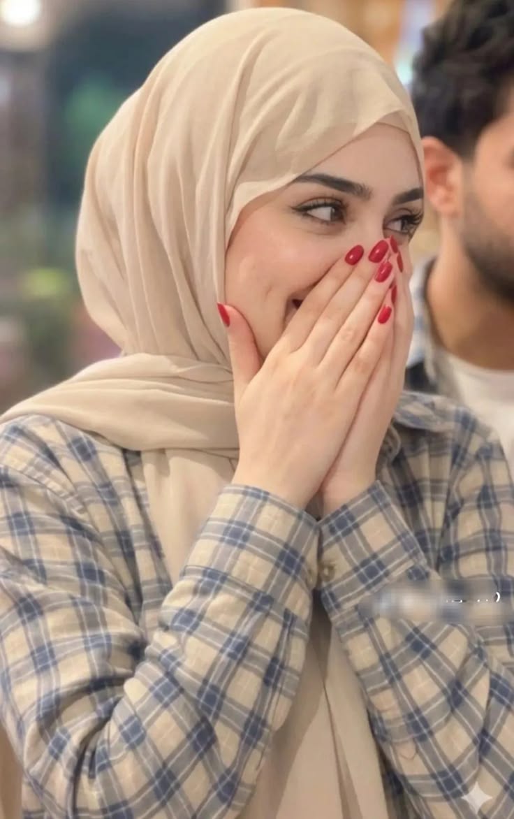 1ti1_2's tweet photo. جميلٌ هذا العالم الافتراضي فقد علّمني أن الصداقة ليست لقاءً دائمًا ولا مصافحةَ يد بل صدقُ روحٍ ودفّئ  كلمةٍ وحضورٌ يطمئن القلب. فبعض الأرواح وإن فرّقتها المسافات تكون أقرب إلينا من كثيرٍ يشاركوننا المكان.
صباح الخير..🌺♥️ https://t.co/XOJ2Ubr21C