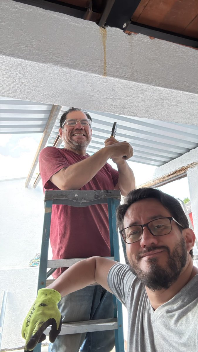 bernardosilvagt's tweet photo. Mi hermano y yo hacemos construcción, remodelación y mantenimiento de propiedades.
Techos, demoliciones, acabados y más.
Trabajo honesto, limpio y profesional.
#Construccion #Remodelacion https://t.co/G5WqI2X14W