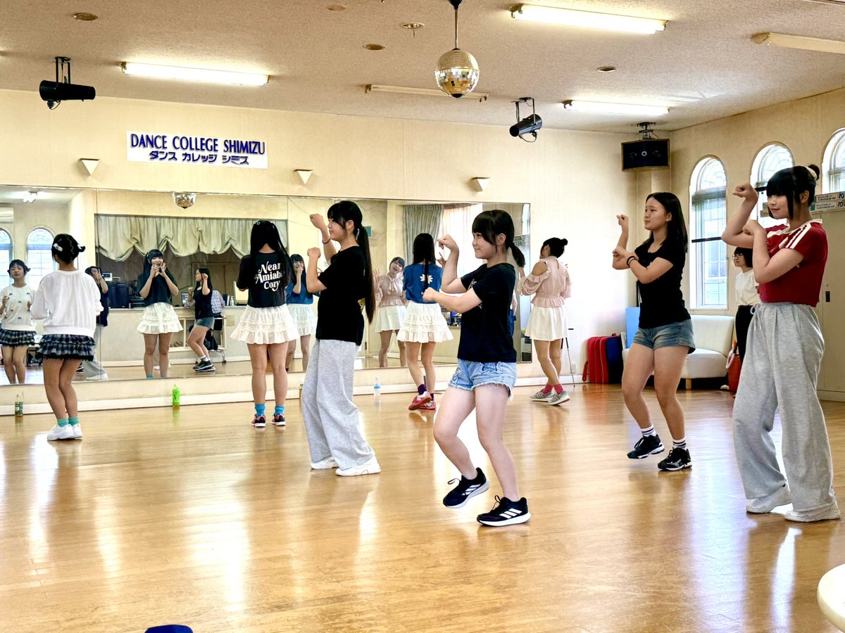 twinkle8kuro's tweet photo. いよいよ今日から夏のpacchiグループスタート🌻 https://t.co/DkFxOUdK1H