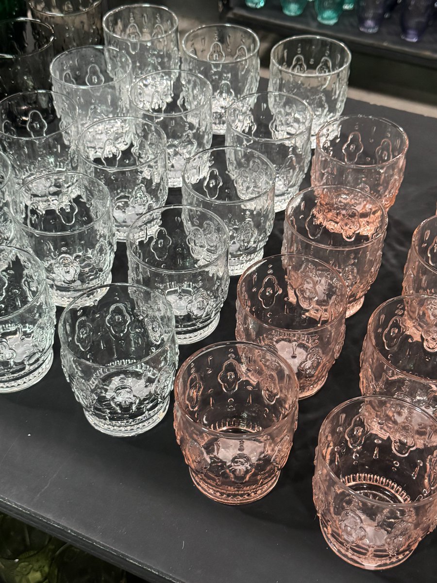 GapnStudio's tweet photo. ทุกคนคับ eastern glass ทำเรื่อง 

ผมเสียตังงงง https://t.co/xU6RCChso7