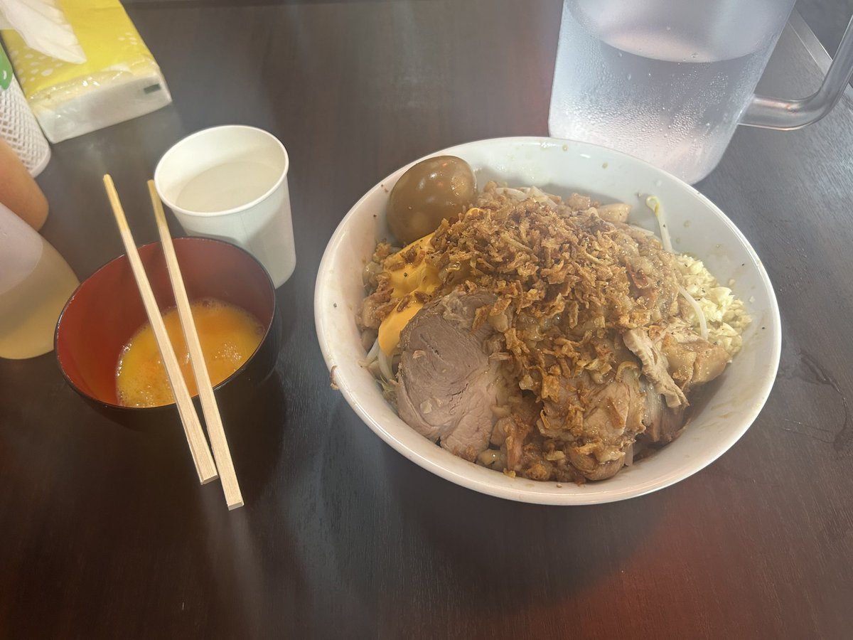 agcsgdj's tweet photo. 今を楽しめにて特製汁無しをば。ニンニクアブラにて。 https://t.co/AeZ8CVK3Ig