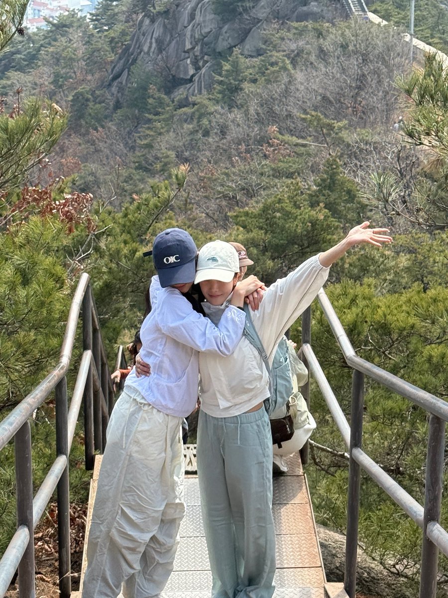 Kim Minju Updates tweet media