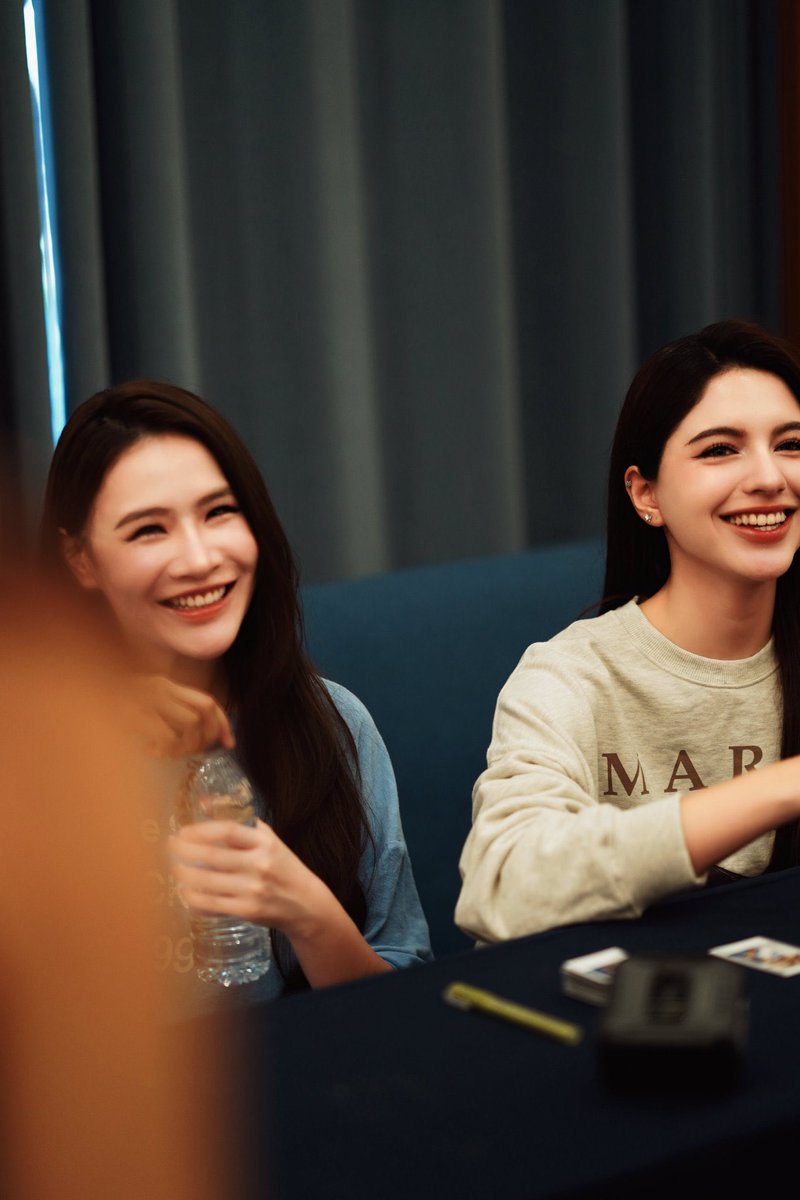 PatoSPmx's tweet photo. Her best outfit is that smile. 🤍

SHELLYPUNDAO IN SHANGHAI
#ShellyPundao1stFansignShanghai https://t.co/soTBeSkAGv