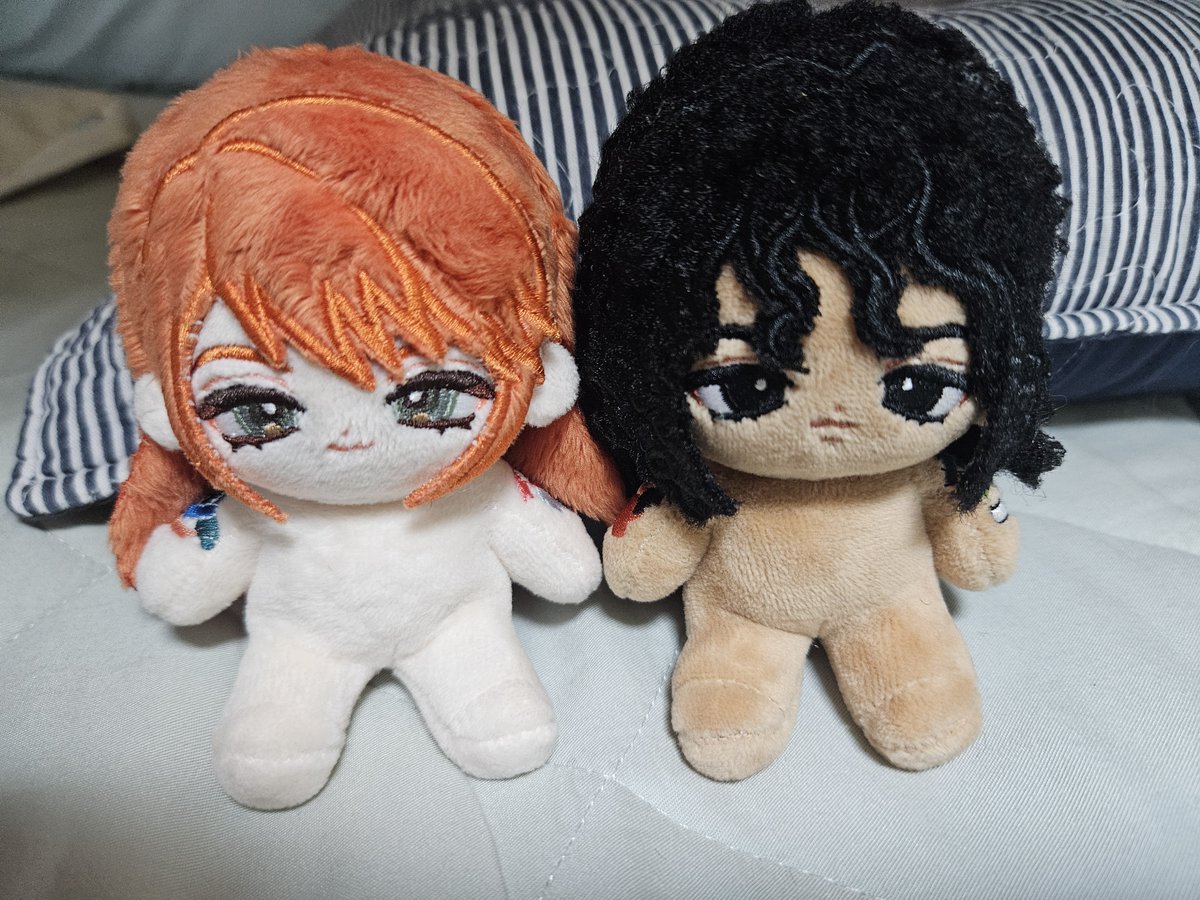 gototextoys's tweet photo. 너무 예쁜 아이 둘을 소개해요 🧡🖤
검정 아이의 헤어는 양모 원단인데, 충분히 입체자수가 가능하답니다! 

양팔에 그림도 너무 예쁜 아가들이었어요😍
신청자님, 후기 너무 감사합니다!
#우리_공장으로_오세요
#우리_공장을_소개합니다 https://t.co/fzhILchAQ3