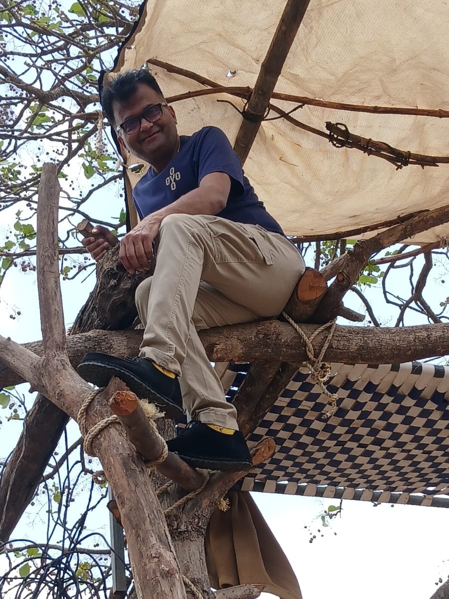 AneelMurarka's tweet photo. A refreshing weekend escape to a Kesar mango farm near the jungle, surrounded by lush greenery. The machan or Tree-top platform offered a stunning 360° view and a beautiful lookout over nature. An unforgettable experience filled with peace, adventure and close to nature 🥭🌿 https://t.co/9Vft4dTlgr