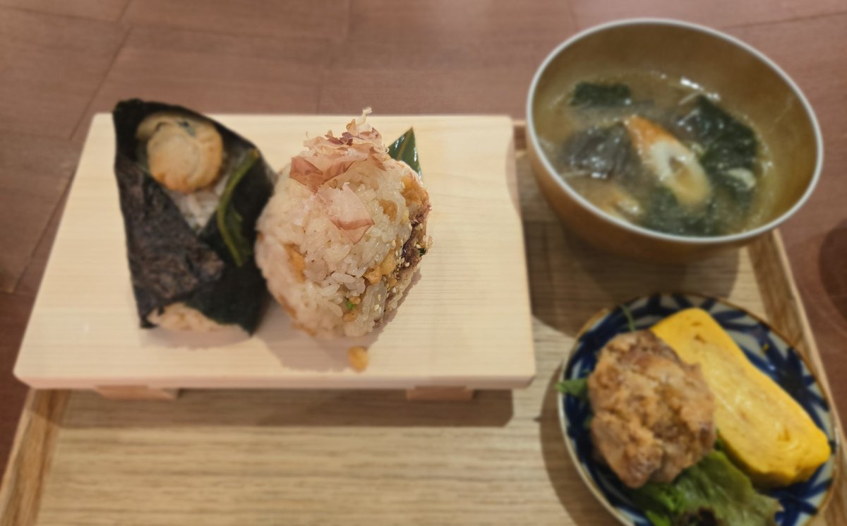 ariemondaz's tweet photo. 朝兼お昼ごはん！
めちゃうまなうえにととのった！

これたべて、神社2箇所めぐりおわりました！
たまには知らない道をゆっくり歩くのもわるくない！ https://t.co/AUP9JEIETK