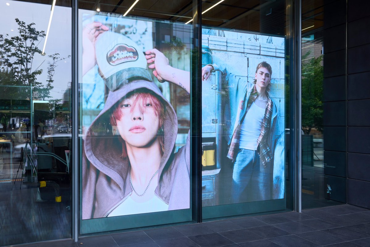 HYBE_MERCH's tweet photo. [V8] POP-UP
📸 Photo Sketch (1/2)

📅 2026. 07. 04 - 2026. 07. 09
📍 HYBE YONGSAN 1F

#V8
#THE8 #디에잇
#VERNON #버논 https://t.co/9XA3B7wfLP
