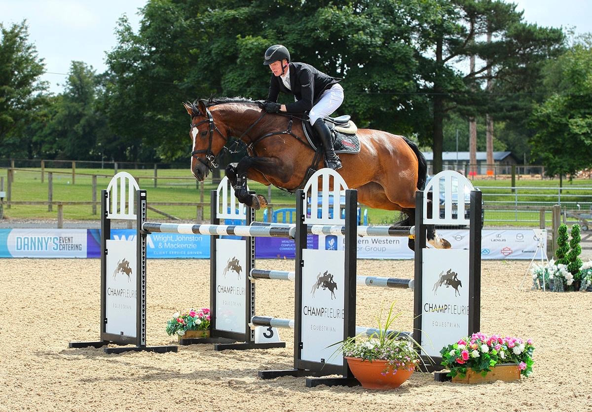 torbeag's tweet photo. We're delighted that Kelly Connor Daniel Scott have both been welcomed onto Team Pro-Equine as Sponsored Riders, while continuing as Brand Ambassadors for Torbeag Equestrian.
#TorbeagEquestrian #ProEquine #TeamProEquine #Showjumping #Eventing
@BEventing @BritShowjumping https://t.co/29B2n7Ei54