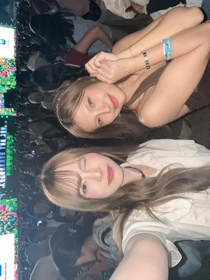 H_EliJKT48's tweet photo. 🤘🎸 https://t.co/IOOx02nfQf