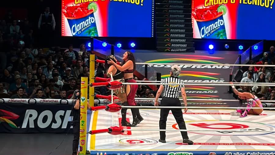 LaTijeraLucha's tweet photo. En el evento especial,en sensacional revancha de amazonas las carismáticas #TessaBlanchard y #GarraNegra se llevan una merecida victoria en una lucha muy pareja contra #Persephone y #Keyra,las técnicas gracias a sus extraordinarios castigos salen victoriosas🔥
#latijeraluchalibre https://t.co/G3PH0knJMR