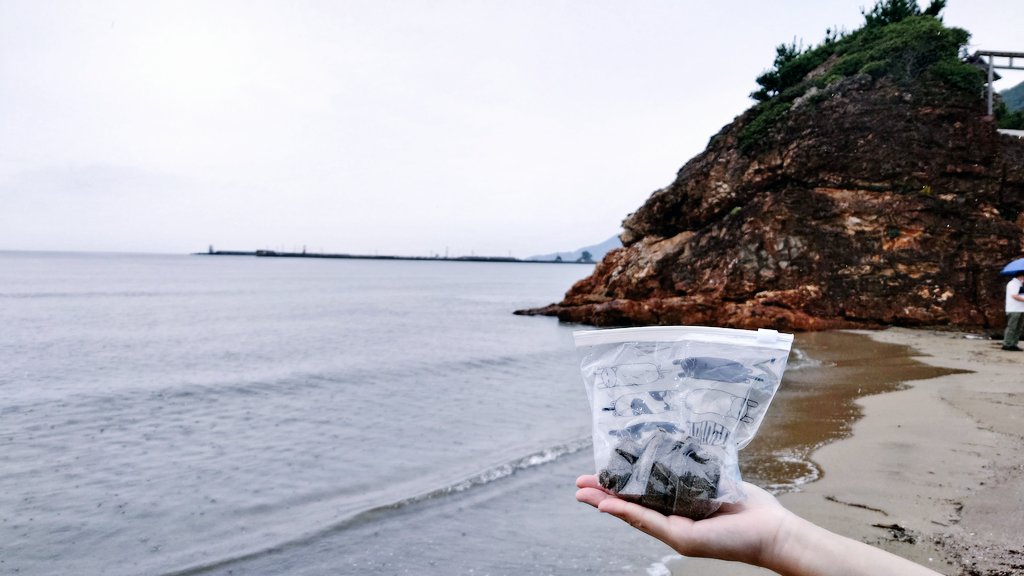 Keiloves911's tweet photo. 出雲大社に来てますよー！

まずは稲佐の浜で砂を頂きます。
これを出雲大社のそがの社に奉納に向かいます。 https://t.co/RRnSEgoF3G