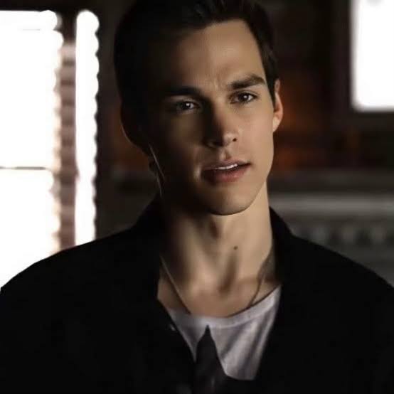 _MarianaTyler's tweet photo. Siempre me gustan los sociópatas y de TVD obvio me iba a gustar este. Love you, Kai, mátalos a todos, miamor.😘 https://t.co/0PjMLVBQGT
