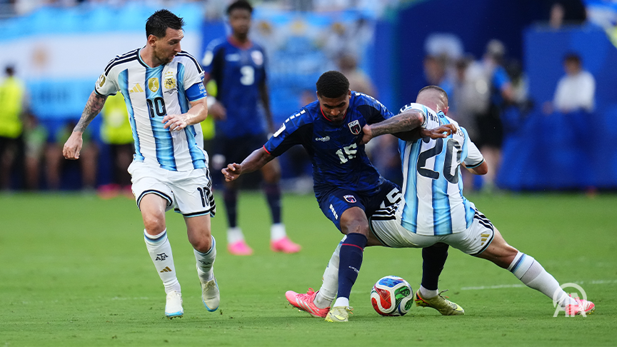 anadoluagency's tweet photo. 🏟️ FIFA World Cup 2026 – Round of 32

🇦🇷 Argentina 3-2 Cape Verde 🇨🇻

⚽ Argentina knock Cape Verde out in a heated overtime battle to advance to the Round of 16 https://t.co/75BhssYB7a