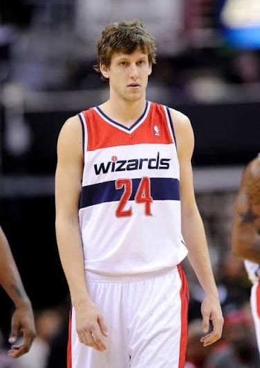 samimoneydavis's tweet photo. @GratefulKeg JAN VESLY WITH A CORNER 3 https://t.co/ftqqbLoWpy