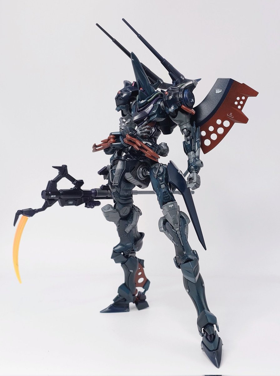 BOlYV0oMF3ZxcPM's tweet photo. ハンブラビ

完成しました

ハンブラビ（ジークアクス）とVP-40S（AC6）の（ほぼ）ニコイチミキシングです

仮組みしていた時はレッドピラミッドシングの筋肉感をイメージして作っていました
言われてみると13号機っぽくもありますね

#ガンプラ https://t.co/OJ9AtOOWpy