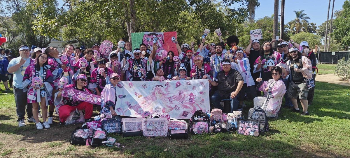 Raora_fans's tweet photo. Big cat means big support!

Chattini united for mamma!

#holoserendipity #chattino https://t.co/Fmq0NWElfV