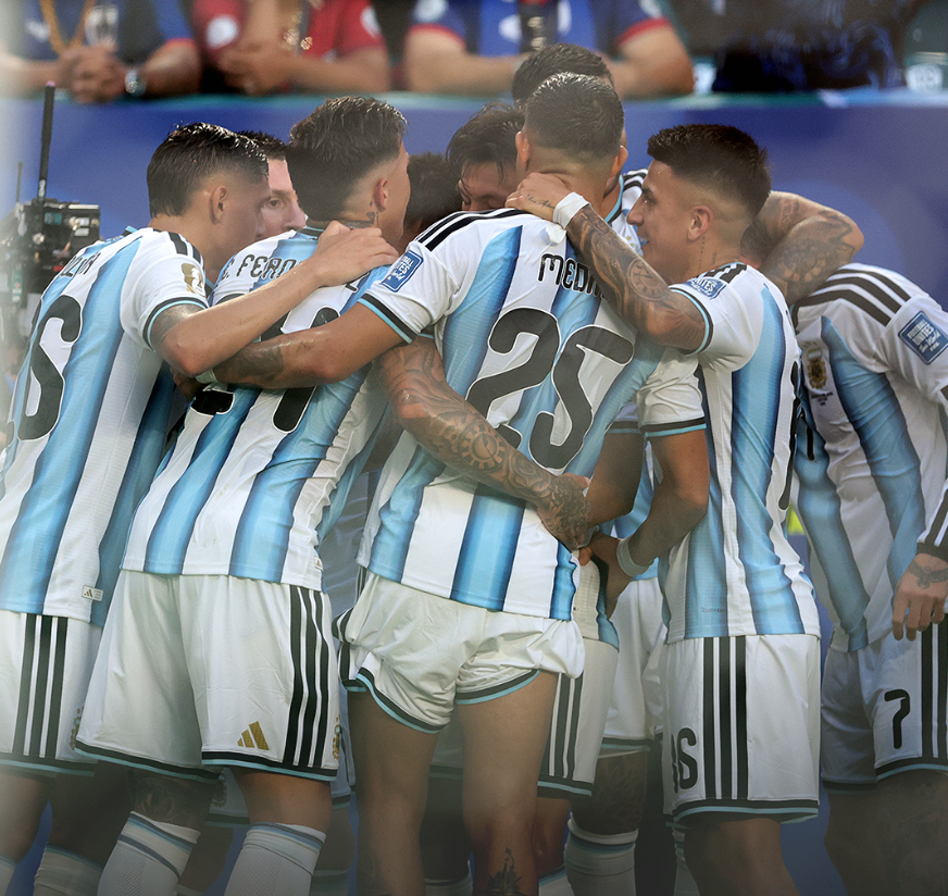 nexogol's tweet photo. #FIFAWorldCup | ¡FINAL DEL PARTIDO!

Si no se sufre no vale: la Selección Argentina le ganó 3-2 a Cabo Verde en la prórroga en Miami

🆚 Una atención en 16vos de final: los octavos con Egipto como rival confirmado

⚽️ Lionel Messi, Lisandro Martínez y Cuti Romero; Duarte y Cabral https://t.co/v9Zr1iTCYF