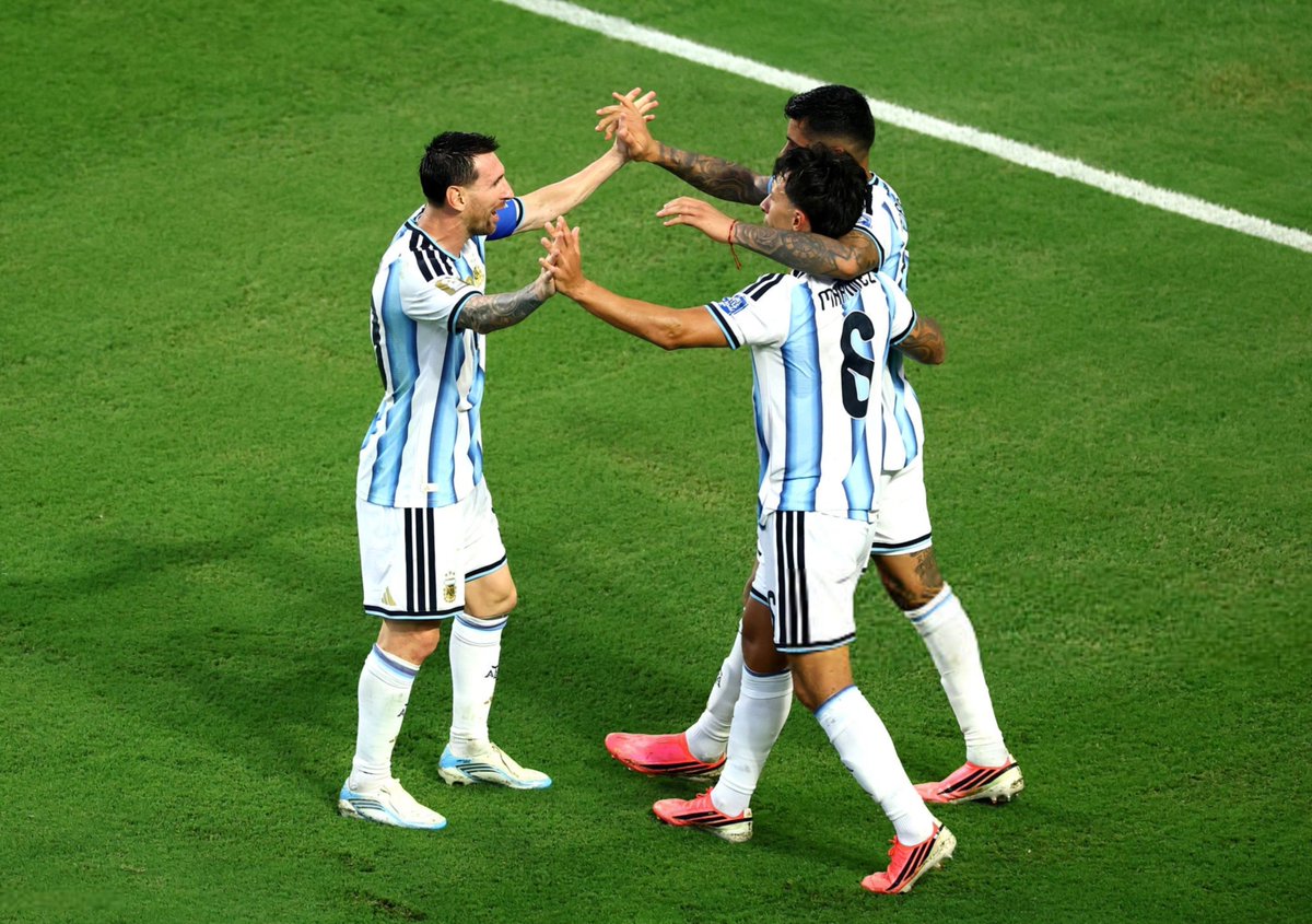 FrancoCFutbol's tweet photo. Nombre: Argentina
Profesión: Competir https://t.co/hHOh5GVMFM