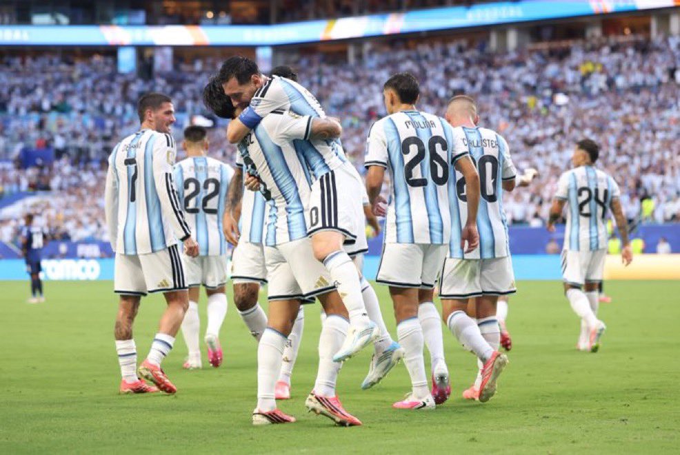 gerchobeder's tweet photo. Tanto Messi como la sustancia. Ambos me agradan. https://t.co/rKZEJVVYf5