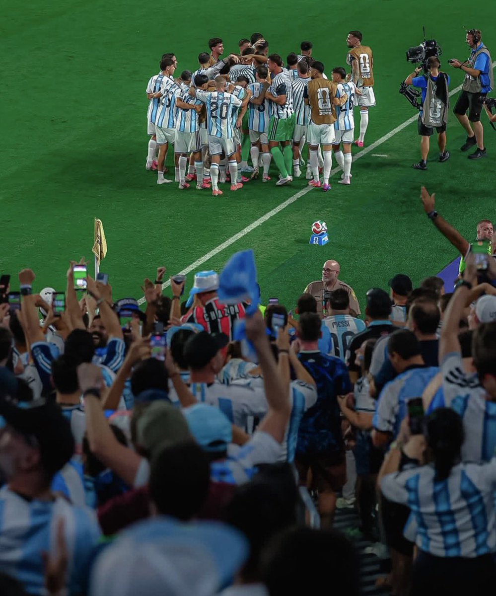 TeamLeoM's tweet photo. A OCTAVOS DE FINAL, CARAJO.

TODOS JUNTOS, HASTA EL FINAL. 🇦🇷 https://t.co/gBvFQGqweW