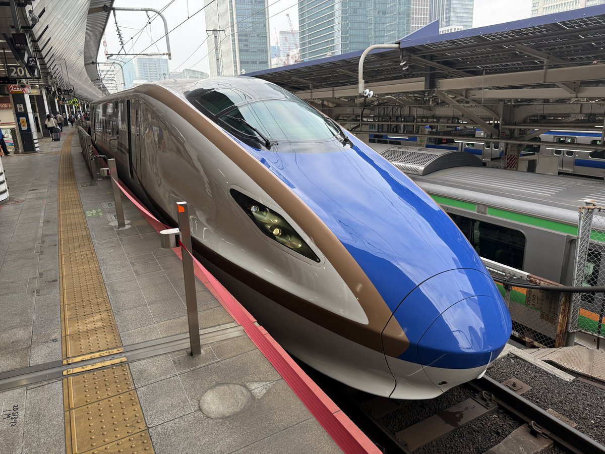airsection's tweet photo. うわっ！車掌の挨拶が「新幹線長野乗務ベースの〇〇です」になってた！てか、これから長野に向かいます。 https://t.co/95mEilEm7d