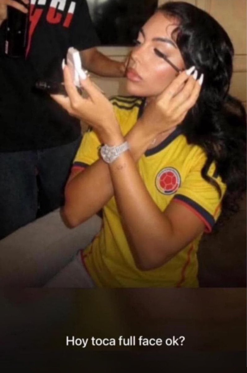 laMEJORMUJERr's tweet photo. hoy salimos las lindas https://t.co/YeUY32dXQS