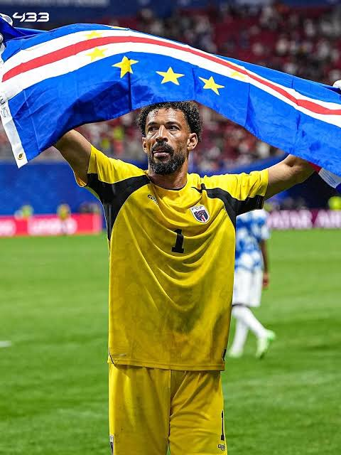 rayculz's tweet photo. Cape Verde memainkan pertandingan terbaik mereka dalam sejarah. Meskipun kalah, ini adalah suatu pencapaian yang luar biasa untuk sebuah negara yang baru pertama kali main di World Cup.

We love you Cape Verde !
Big Respect !

#ARG 🇦🇷 3 - 2 🇨🇻 #CPV https://t.co/AKfVtL7HyA