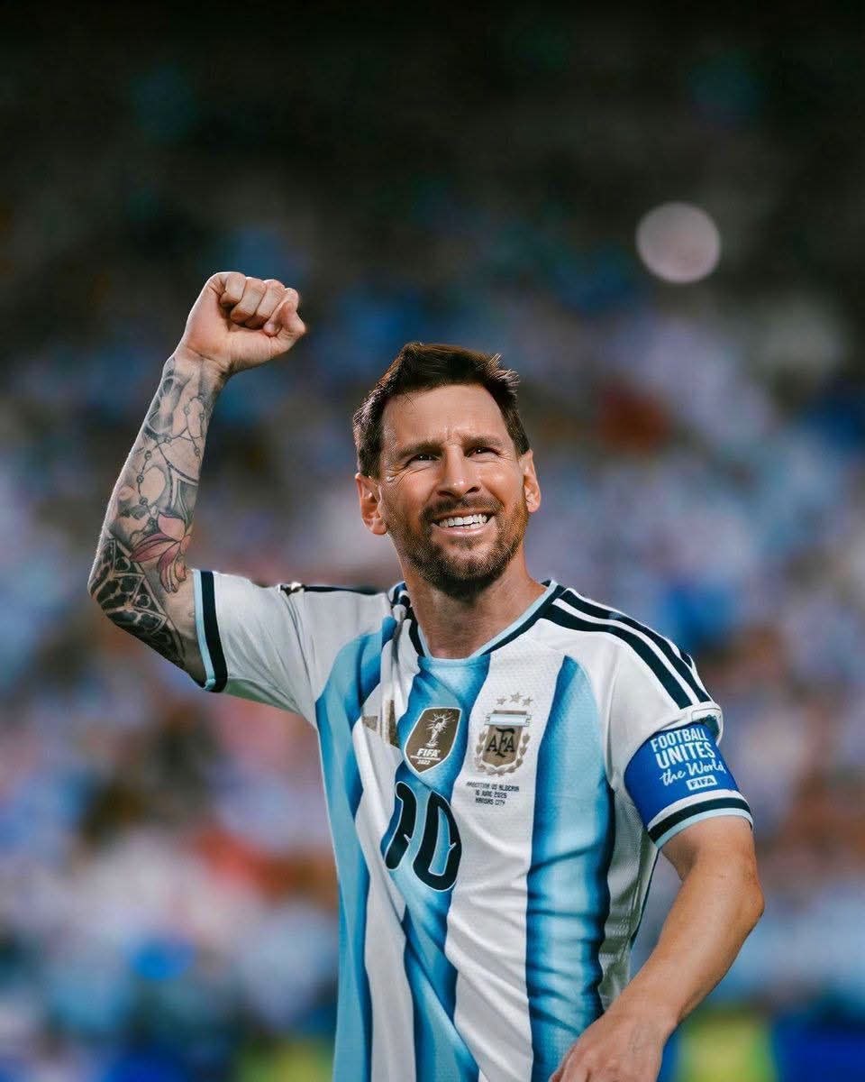 SamuraiWIS's tweet photo. أيقونة هذا الكوكب يقود أبطـال العالم

 لـ دور الستة عشر 💙🤍 https://t.co/QRGP0mHH9z
