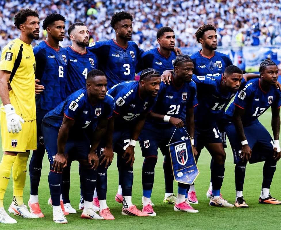 GildasCarlos's tweet photo. 🚨 Immense bravo au Cap-Vert qui aura réalisé une superbe Coupe du monde et qui aura fait vibrer le monde entier ! 👏❤️🇨🇻

👉 A fait match nul contre l’Espagne et l’Uruguay
👉 A tenu tête à l’Argentine

Respect et merci, vous avez été grands et vous pouvez être fiers 🙌 https://t.co/x26BIoxiru