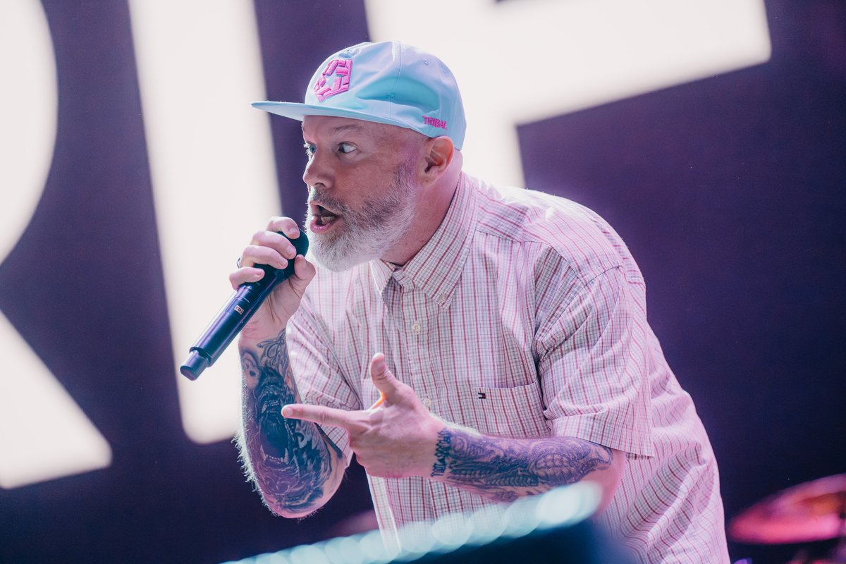 ResurrectionESP's tweet photo. ¡LA FIESTA PADRE! Limp Bizkit POR FIN en el Resu. Uno de los conciertos más salvajes de nuestra historia, SIN DUDA. 🔥

Valdrá la pena la afonía y el dolor de piernas, espalda y rodillas de mañana después de semejante locura. Gracias Fred, John, Wes, Leor, y Richie por esta visita. Y gracias eternas a Sam Rivers por dejar para siempre su legado latiendo en el corazón de Viveiro. 🫶

@limpbizkit #ResurrectionFest #APlaceCalledHome #ConcertosdoXacobeo #ConcellodeViveiro #EstrellaGalicia