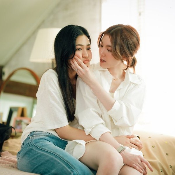 charmwithteeth_'s tweet photo. ประท้วงค่ะ!!! เมะตี๋ชอบทำหน้าอุ๋ง ให้ลูกสาวฉันต้องฝึกกล้ามเนื้อมัดเล็กในการบีบแก้มบ่อยเกินไป 

LINGORM ILF EP3 
#วาดฝันวันวิวาห์EP3 
#LingOrm #หลิงออม https://t.co/77r92bnch1