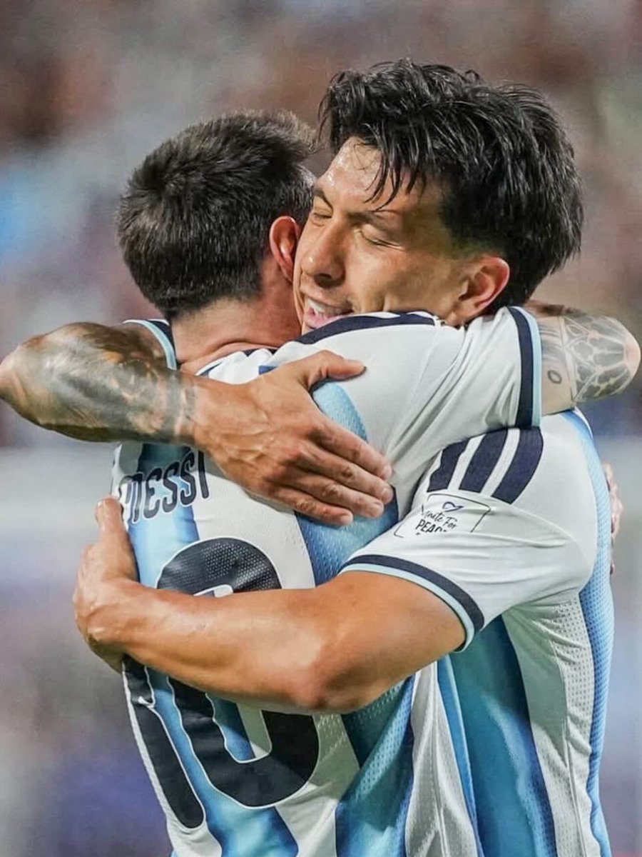 Newells's tweet photo. Con tinte rojinegro ❤️🖤

¡VAMOS ARGENTINA! 🇦🇷 https://t.co/3fvIo22gUA
